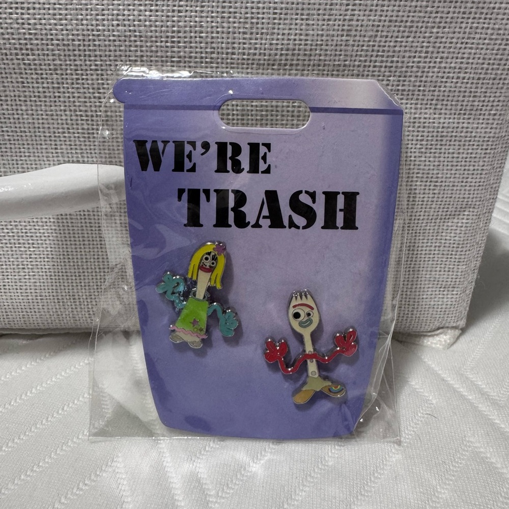 Forky and Karen pin trading set
